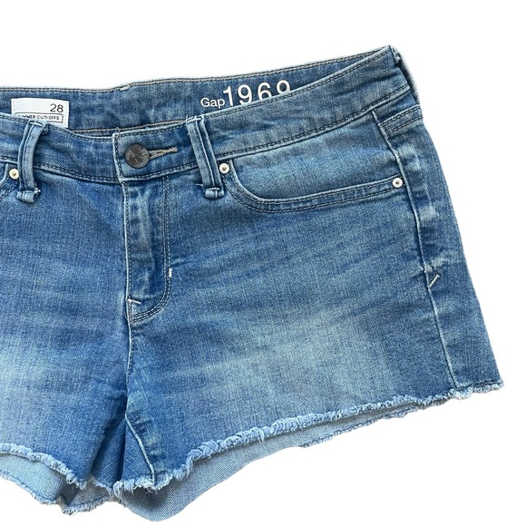 Gap Summer Cut Offs Light Wash Denim Jean Short 28 - Picture 2 of 5